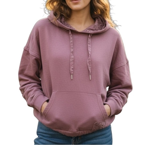 vintage havanna Tops - Vintage Havana Bandana Patchwork Raw Hem Hoodie